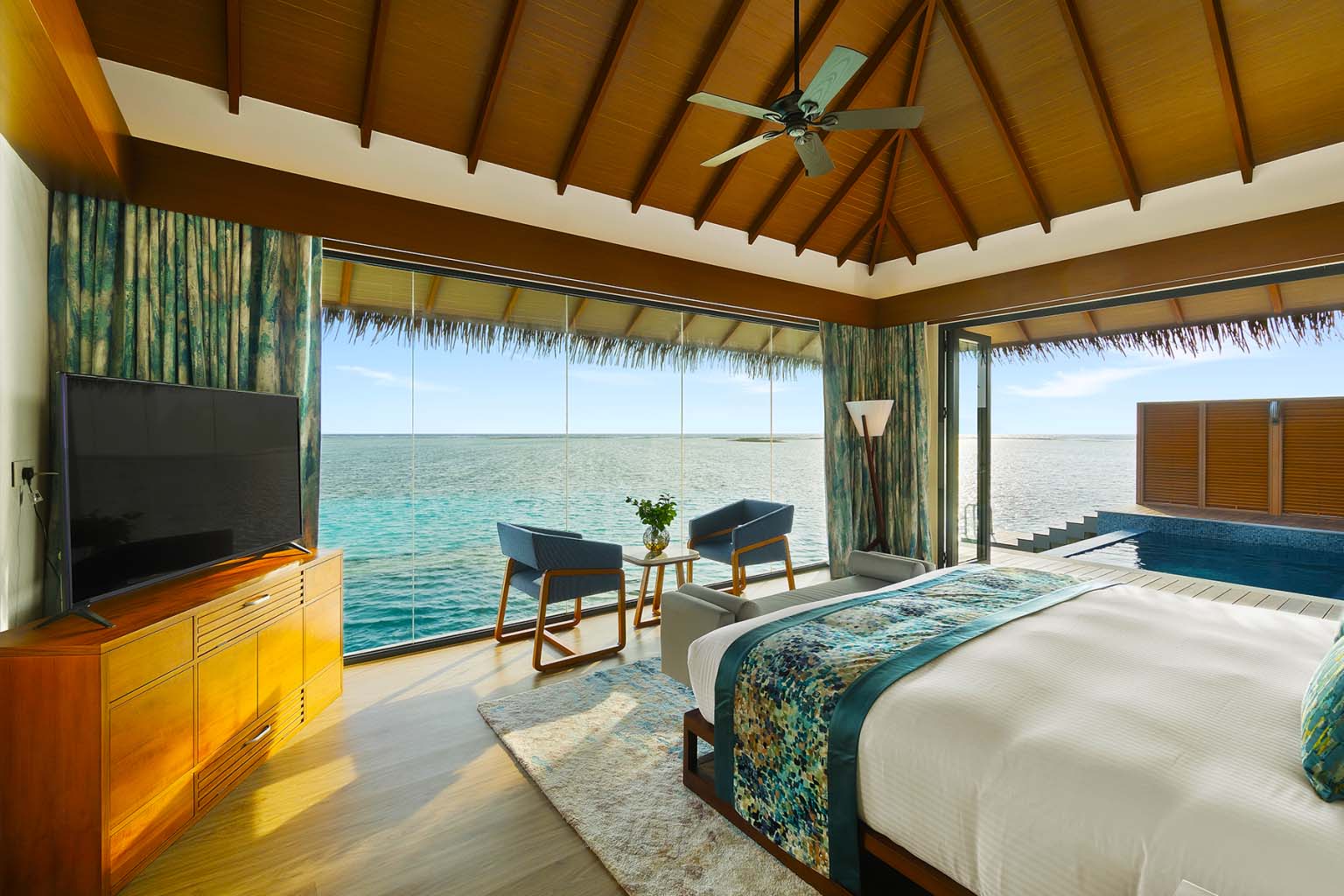 Aqua-villa-bedroom2-1536x1024